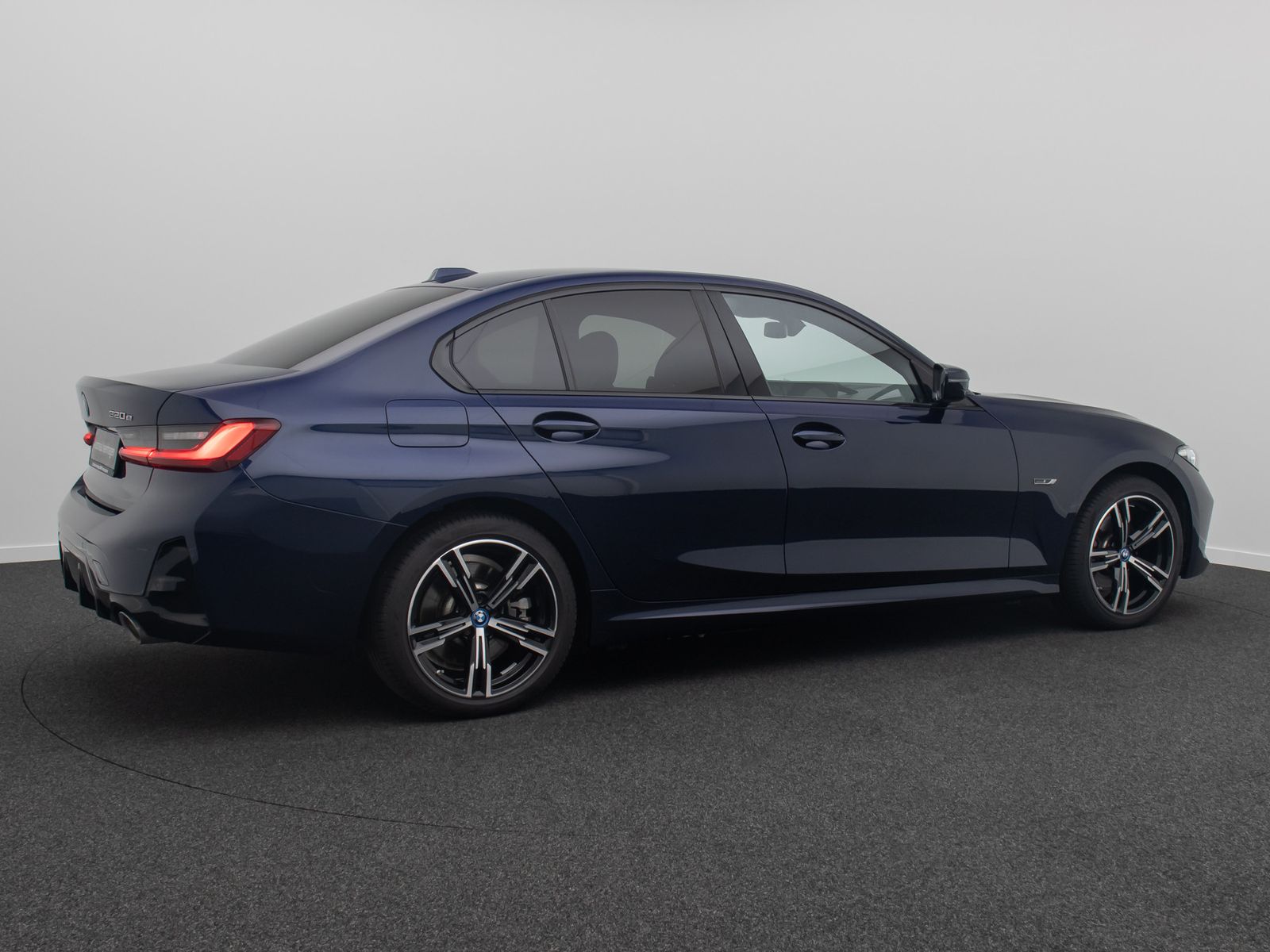 Fahrzeugabbildung BMW 320e M Sport DAB PDC Widscreen Individual 18Zoll