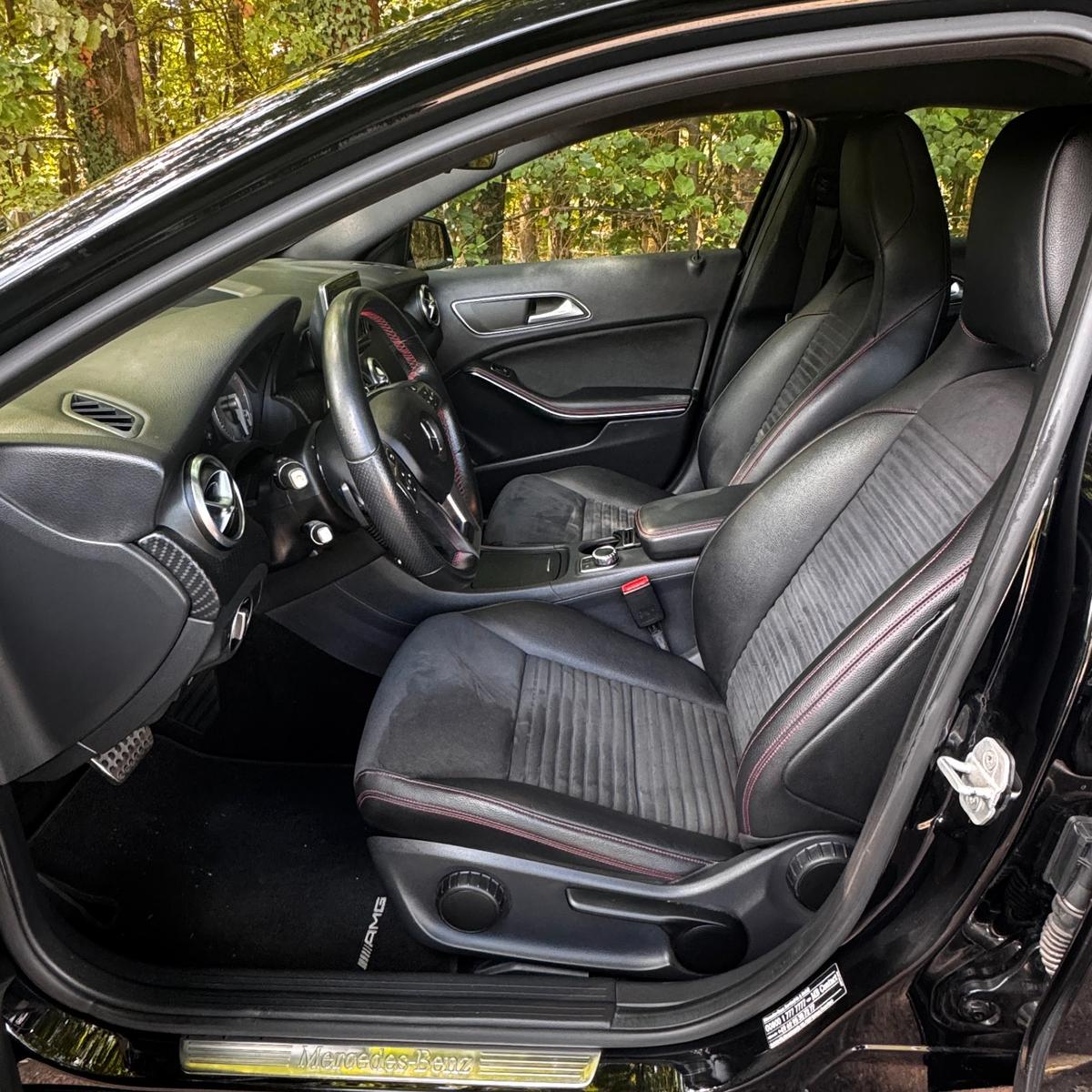 Mercedes-Benz A 180 AMG 122ch - Entretien Mercedes - Sièges sports - 8 Pneus inclus - Bi-xénon