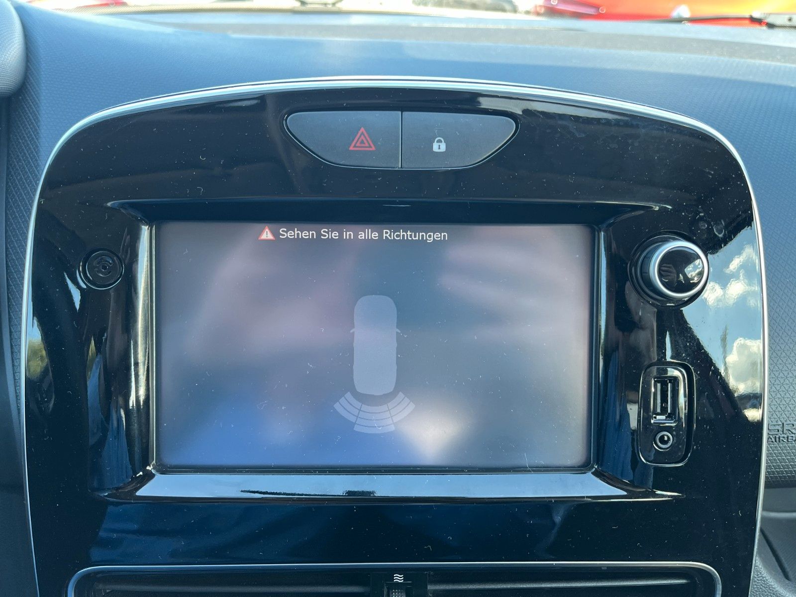 Fahrzeugabbildung Renault Clio IV Limited