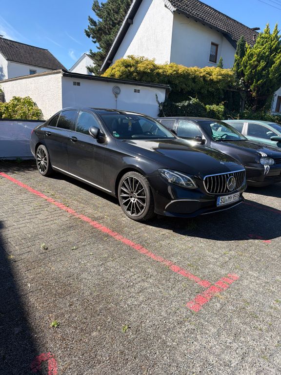 Image of Mercedes-Benz E 220