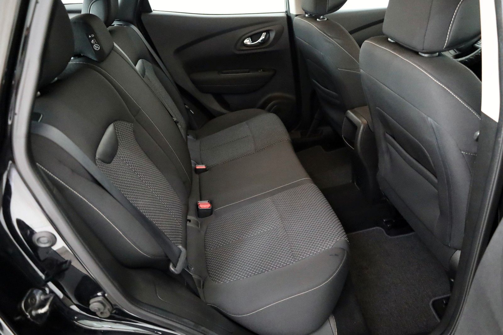 Fahrzeugabbildung Renault Kadjar Life Klima,AHK,8 fach bereift