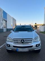 Mercedes-Benz Mercedes ML350 - gebrauchte Mercedes-Benz ML 350 aus dem Jahr 2005