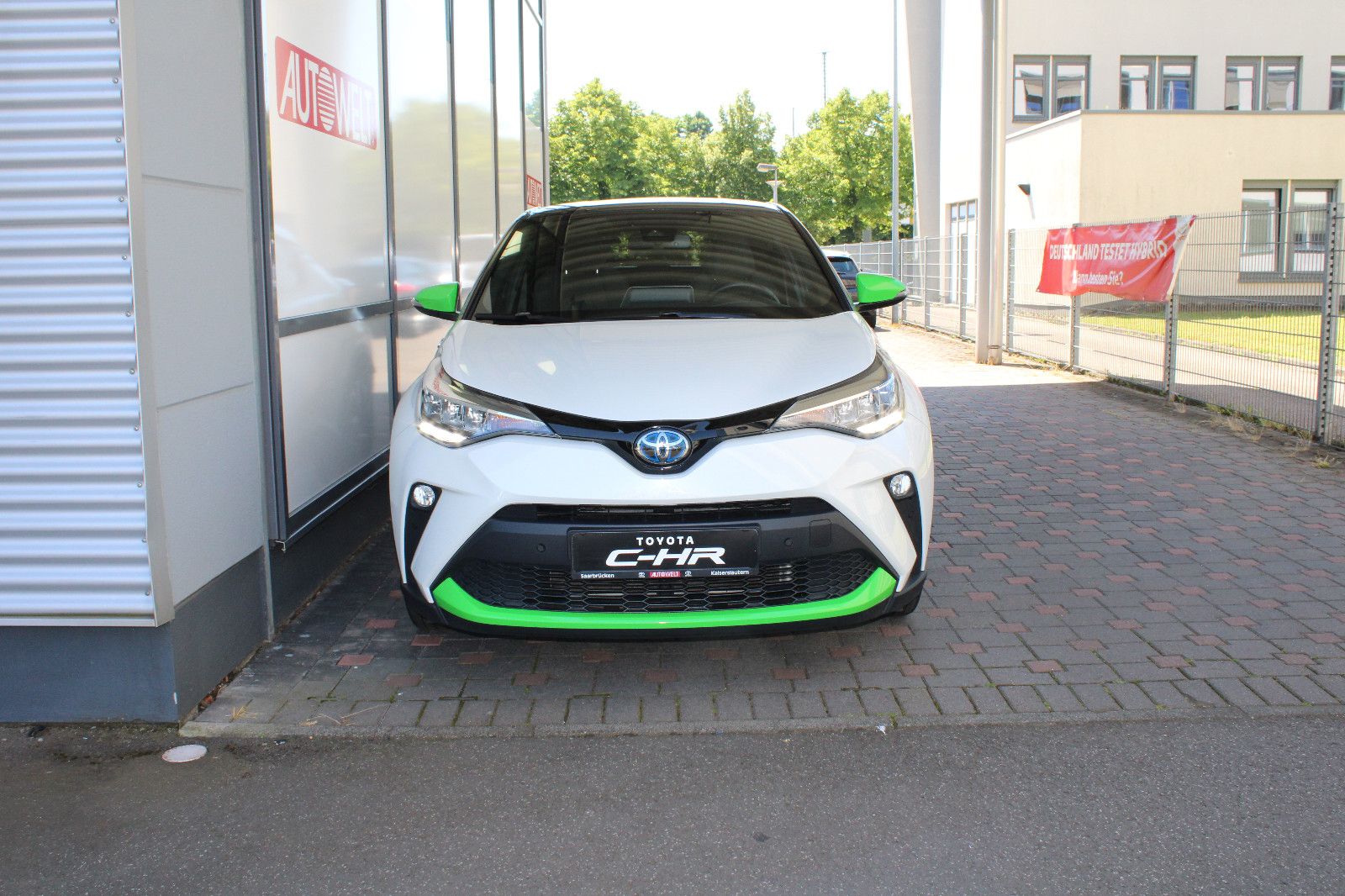 Fahrzeugabbildung Toyota C-HR 2,0 Hybrid Team D, Navi