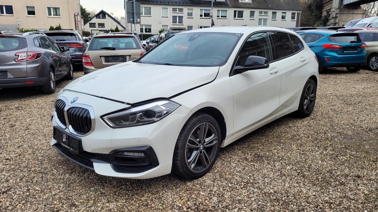 BMW 118 i Limousine 118 i Sport Line Unfallschaden**