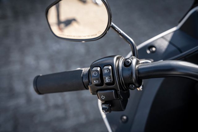 Fahrzeugabbildung Harley-Davidson FXLRST LOW RIDER ST 117 MY23 - Sofort verfügbar!