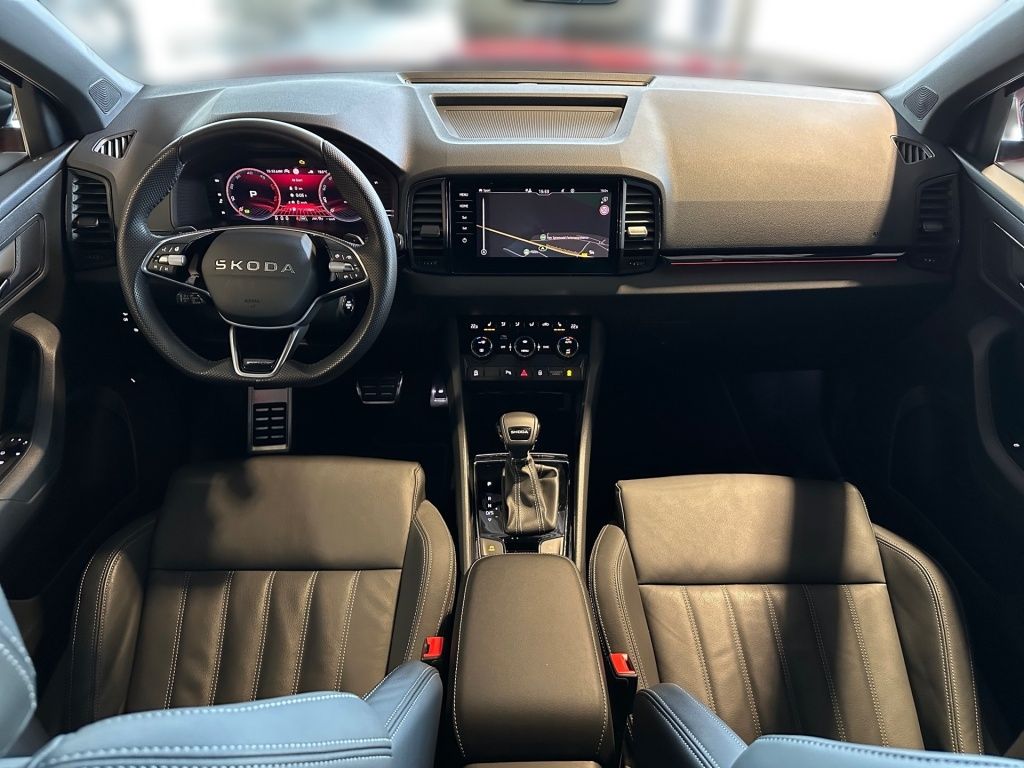 Fahrzeugabbildung SKODA Karoq 2.0 TDI Sportline AHK Memory LED Sport DAB