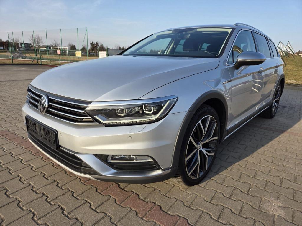 Volkswagen Passat 2.0 TSI Alltrack Pano ACC Kamera