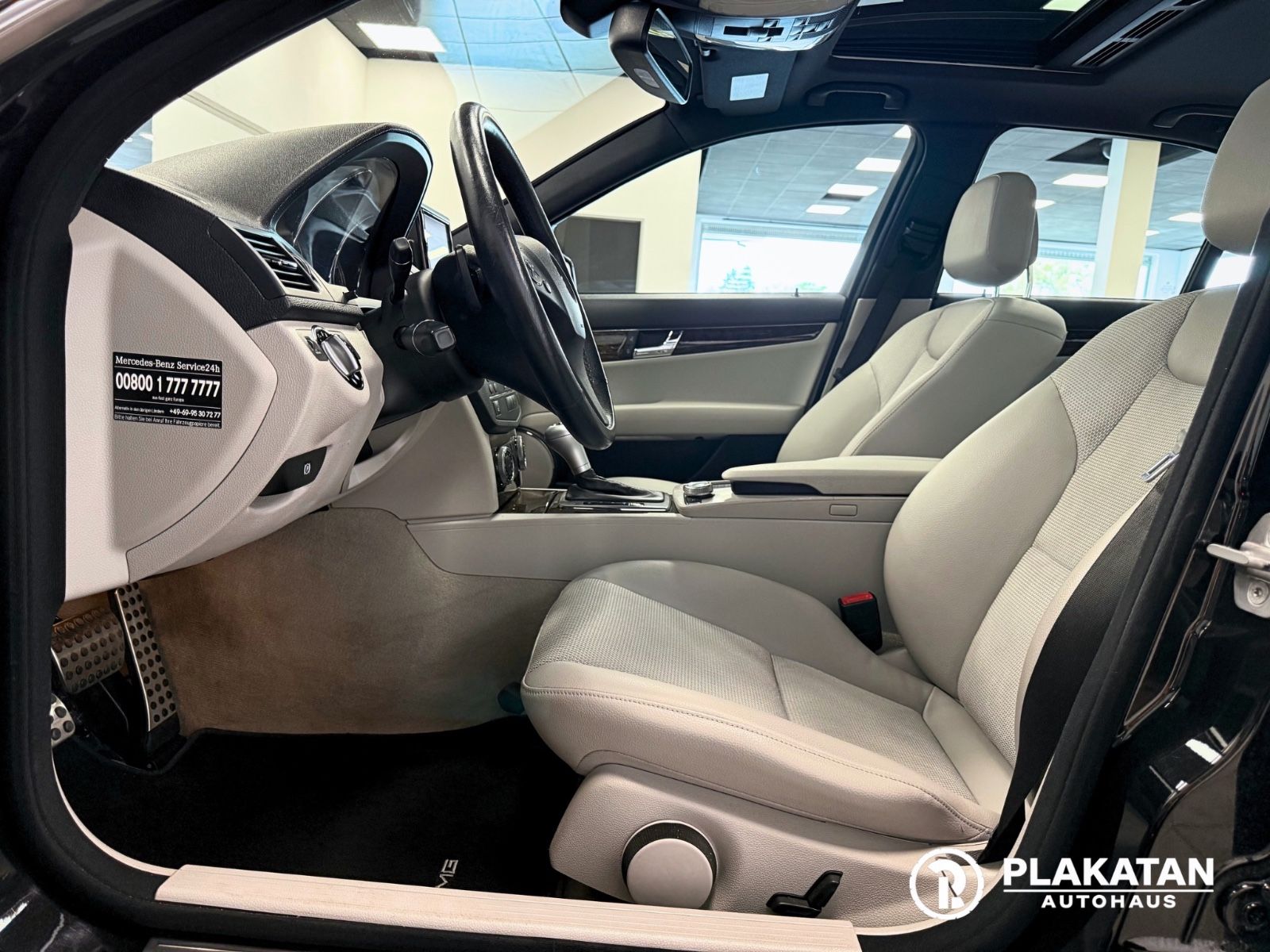 Fahrzeugabbildung Mercedes-Benz C 200 Kompressor AMG Paket Xenon Navi