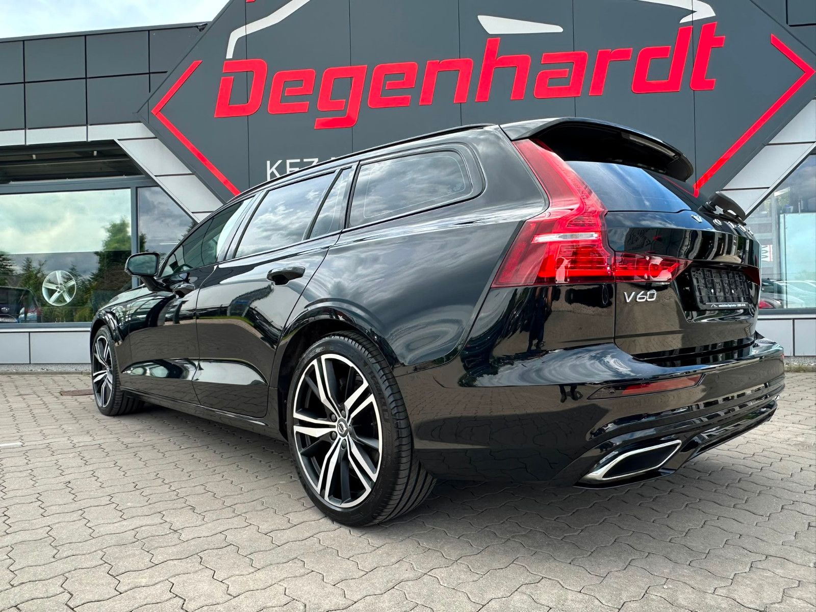 Volvo V60 Kombi R Design Expression Recharge Plug-In H foto 25