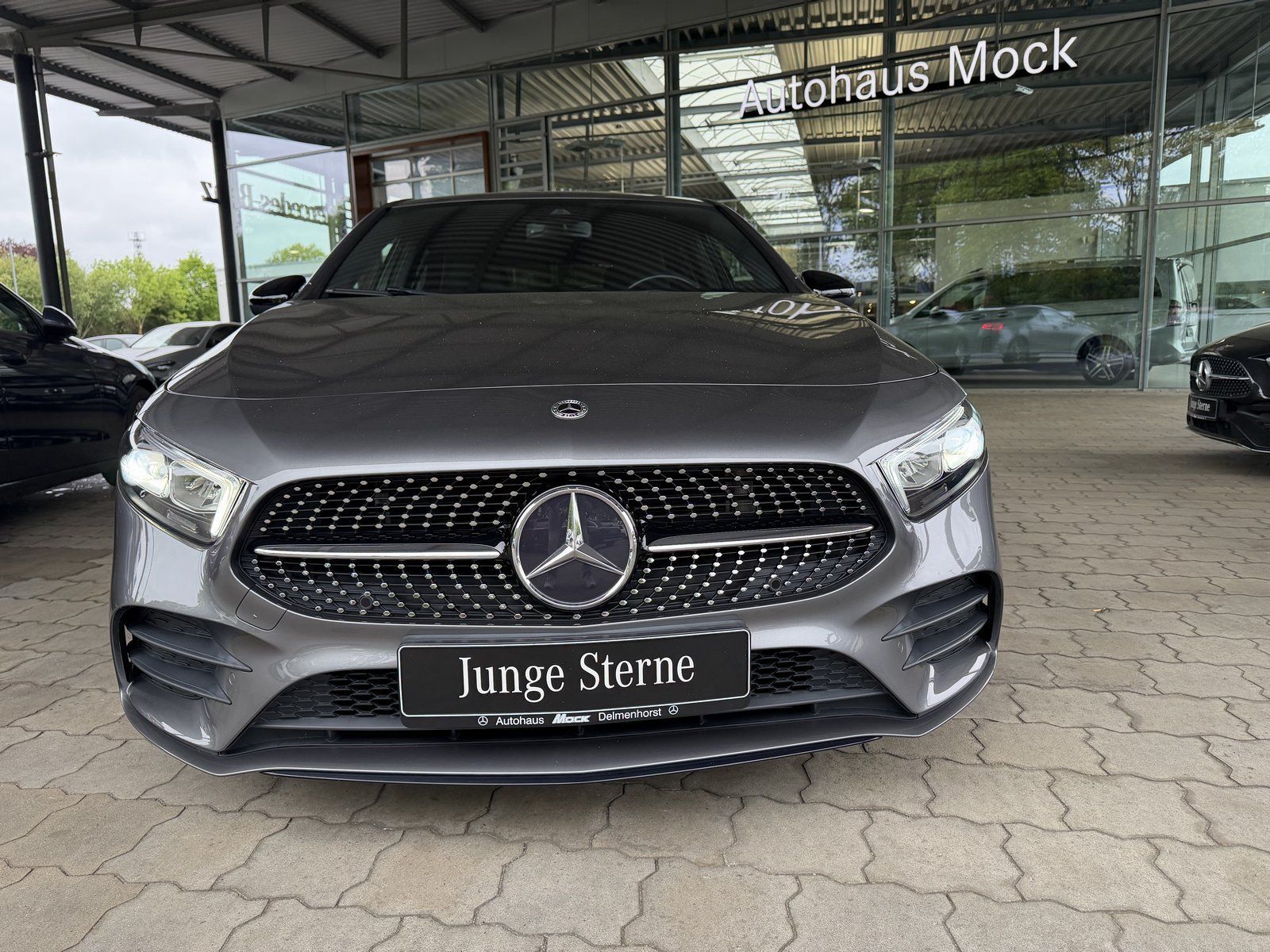Mercedes-Benz A 180 Kompaktlimousine AMG Night LED MBUX Kamera foto 4