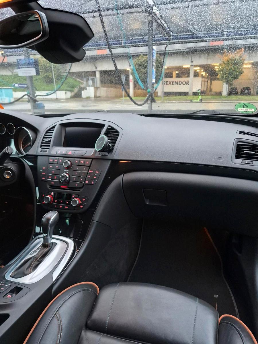 Opel Insignia 2012 — photo 10