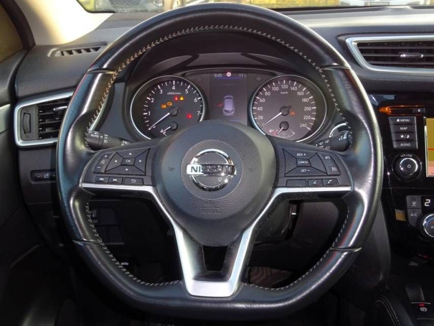 Fahrzeugabbildung Nissan Qashqai 1,3 DIG-T N-Connecta Winterpaket