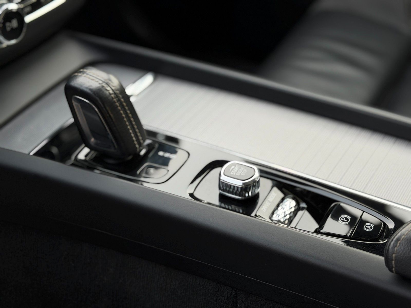 VOLVO XC 60 XC60 R Design AWD 360°/PANO – Ansicht 28