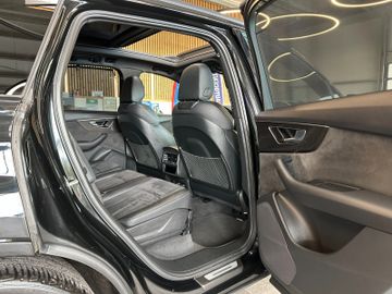 Audi SQ7*MATRIX*1.HAND*TÜV-NEU*AHK*PANO*ALCANTARA*