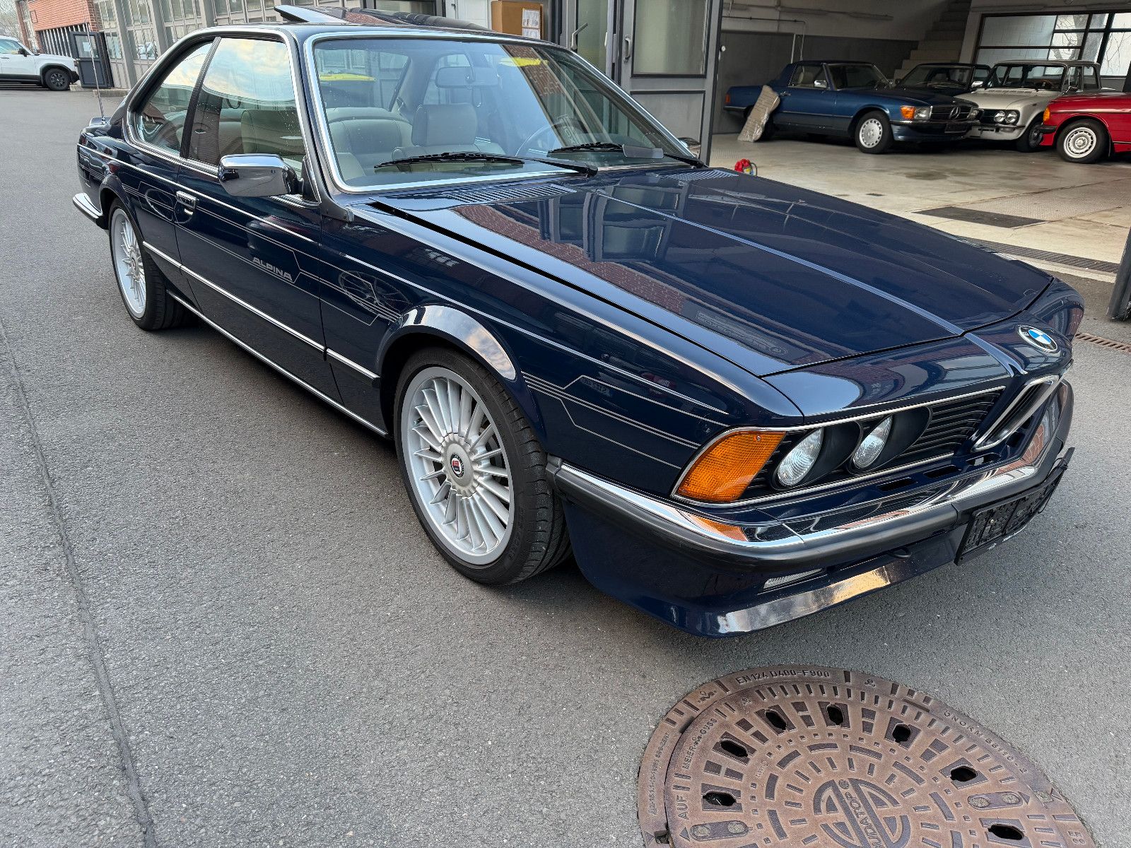 Fahrzeugabbildung BMW 635 CSI, Top-Zustand mit Klima u. Schiebedach