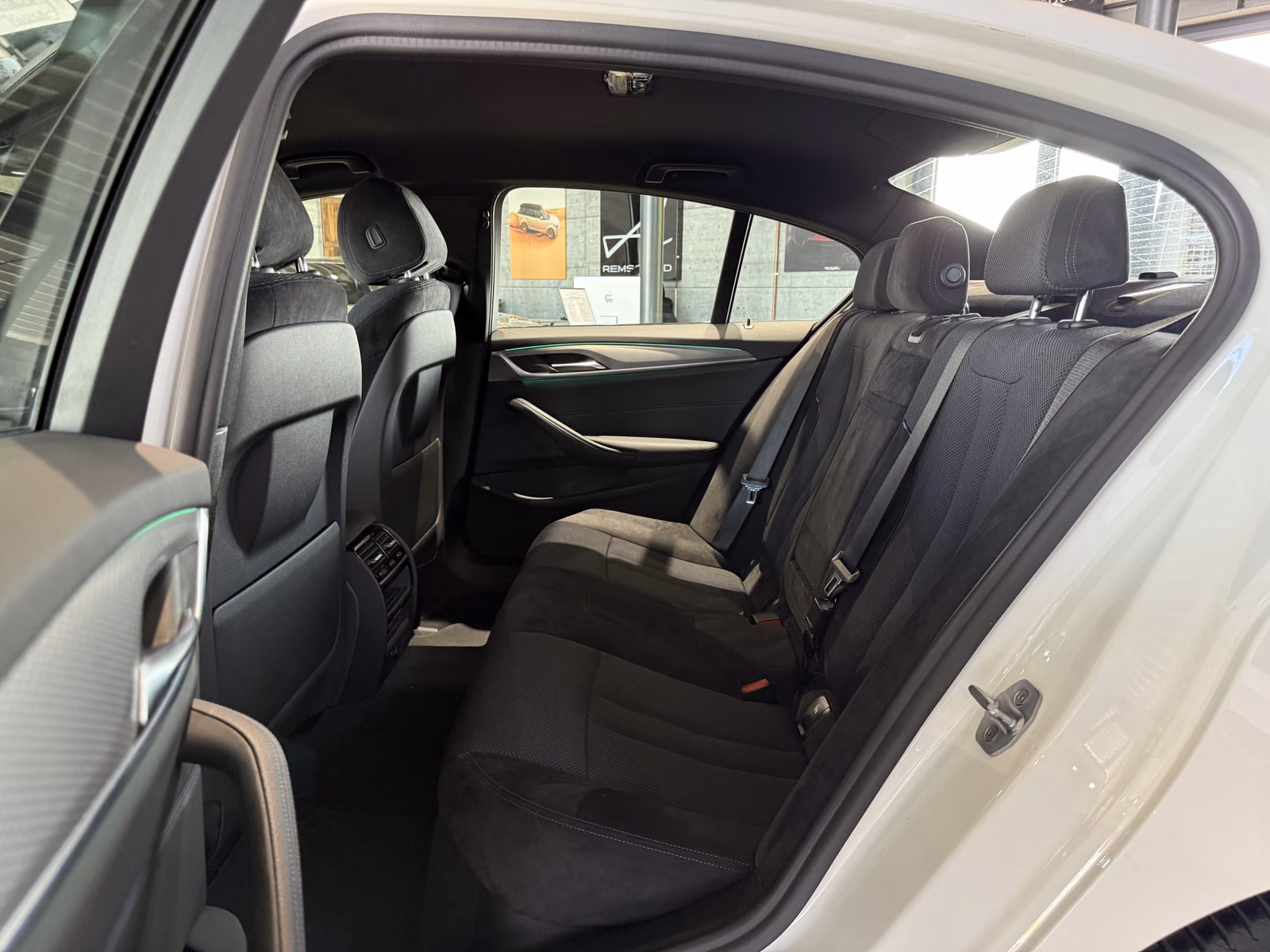 BMW 520 i M Sport*1.HAND*KAMERA*NAVI*DAB+