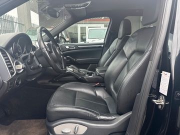 Porsche Cayenne - 12
