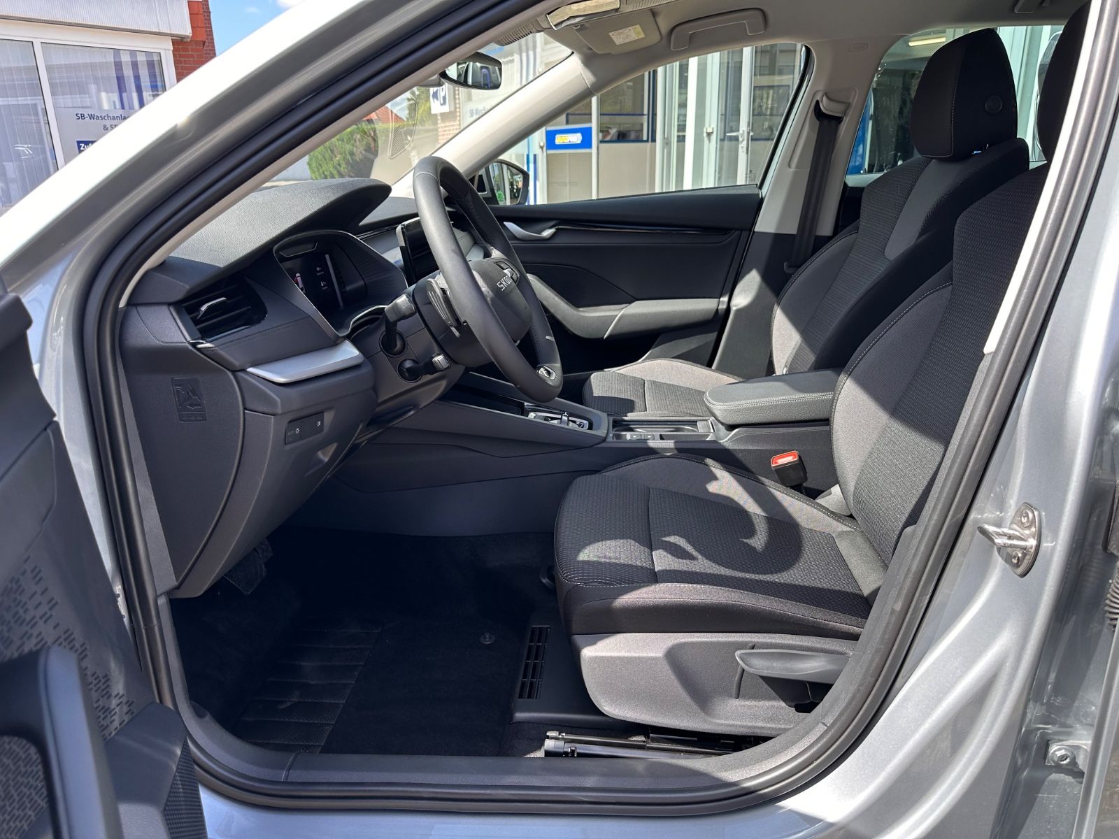 Fahrzeugabbildung SKODA Octavia Combi 1.5 TSI Selection DSG LED/ACC/APP