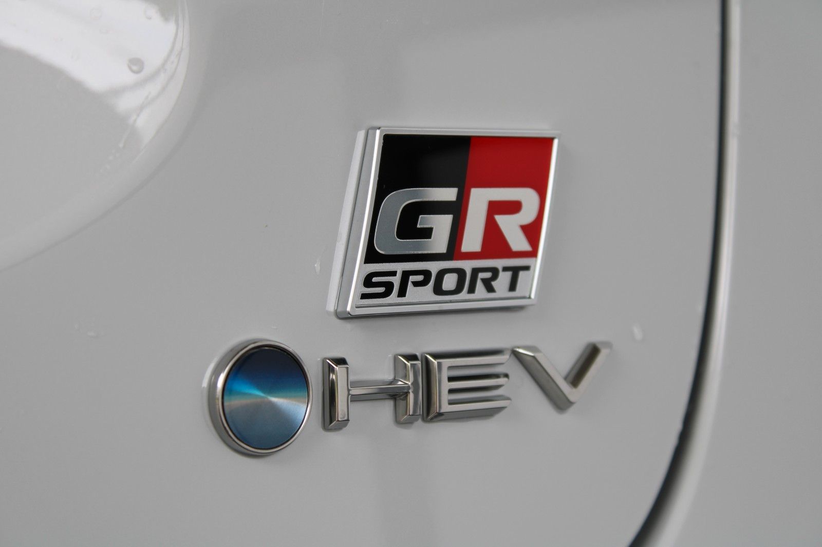 Fahrzeugabbildung Toyota Yaris Cross Hybrid GR Sport + PREMIUM-Paket