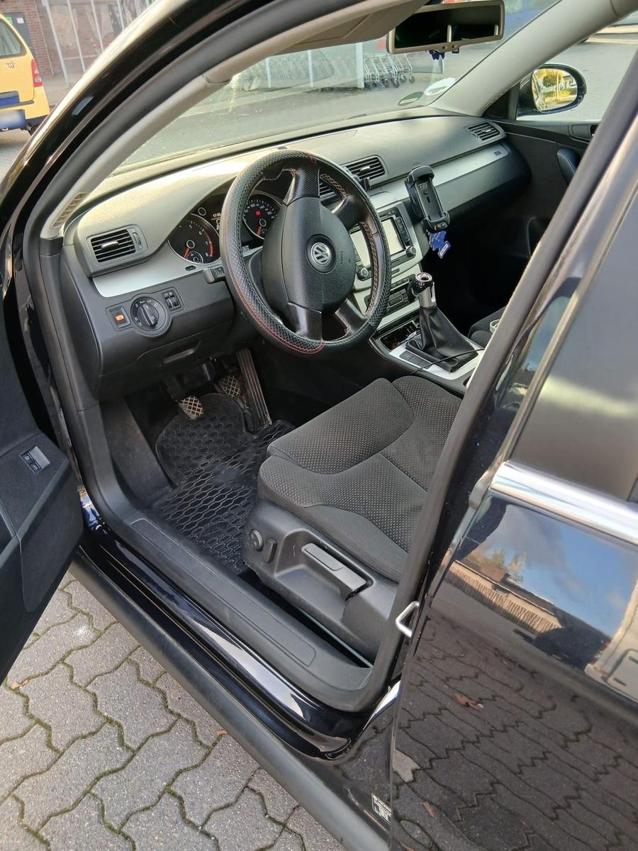 Volkswagen Passat 2010 — photo 7