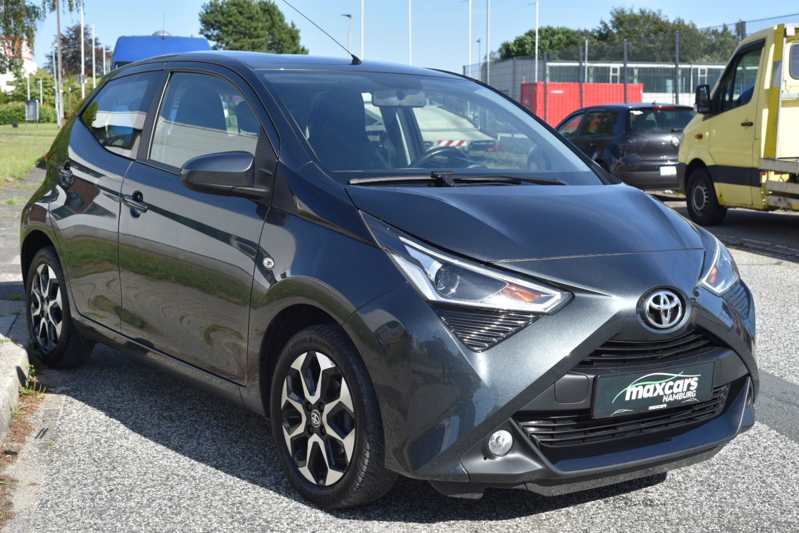 Toyota Aygo (X) 2019, 1.0 benzīns, Automāts, Hečbeks, Pelēks — Latvijā