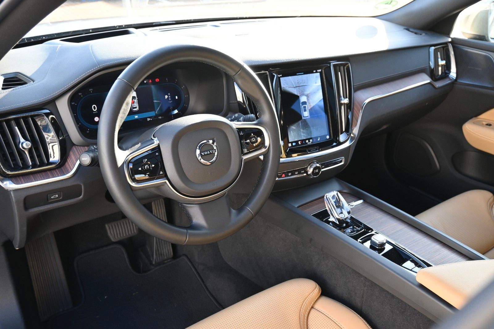 Fahrzeugabbildung Volvo V60 CC B4D AWD Ultimate*LED*PANO*360*H&K*MASSAGE