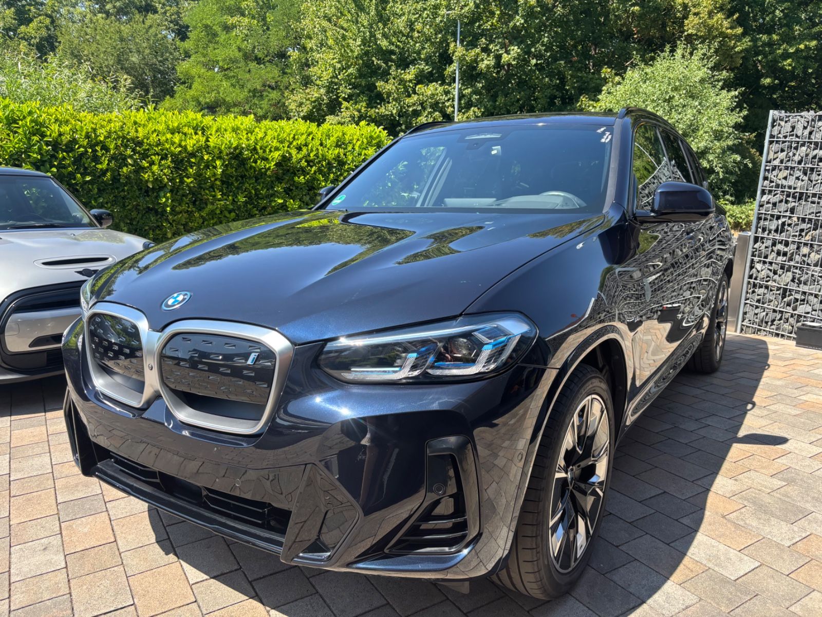 BMW iX3 Leder Pano HUD Laser H/K 20 360 ACC Ufre 1Hd imagem 3