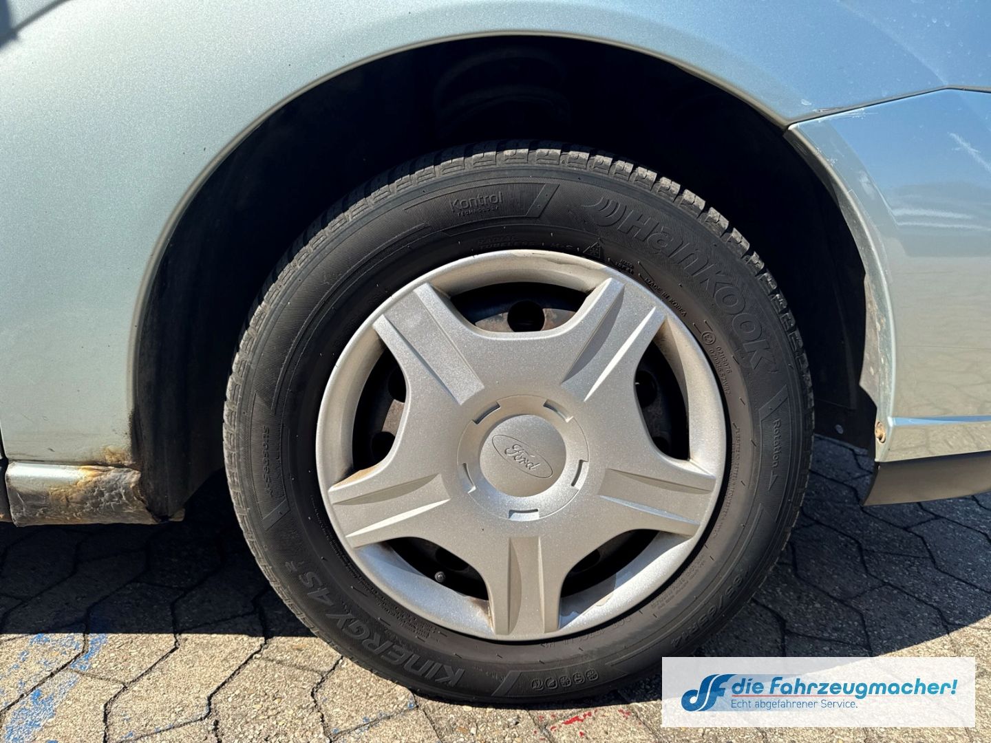 Fahrzeugabbildung Ford Focus Finesse Klima Beheizb. Frontsch. *EXPORT