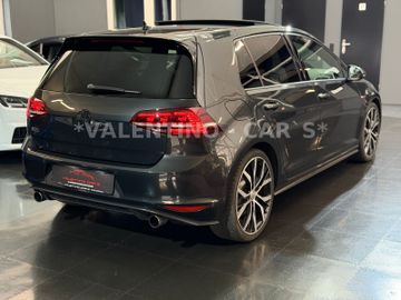 Volkswagen Golf - 6