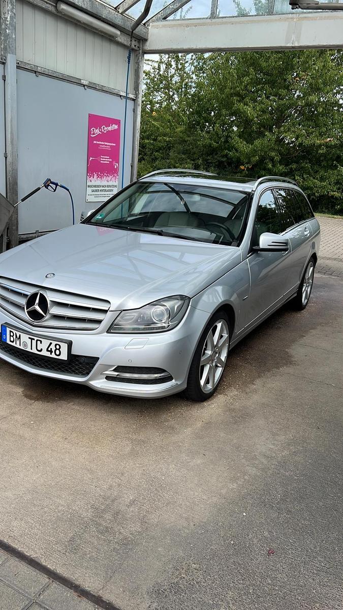 Mercedes-Benz C250 2011 — interior