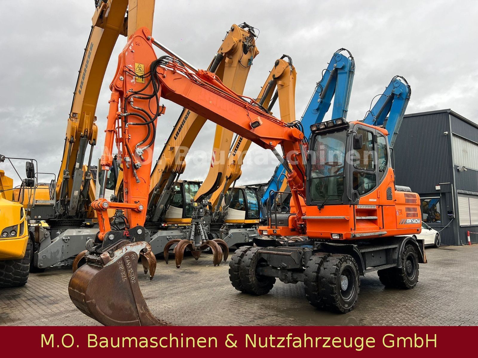 Fahrzeugabbildung Doosan DX 140W-3/Umschlagbagger/Vollgummibagger