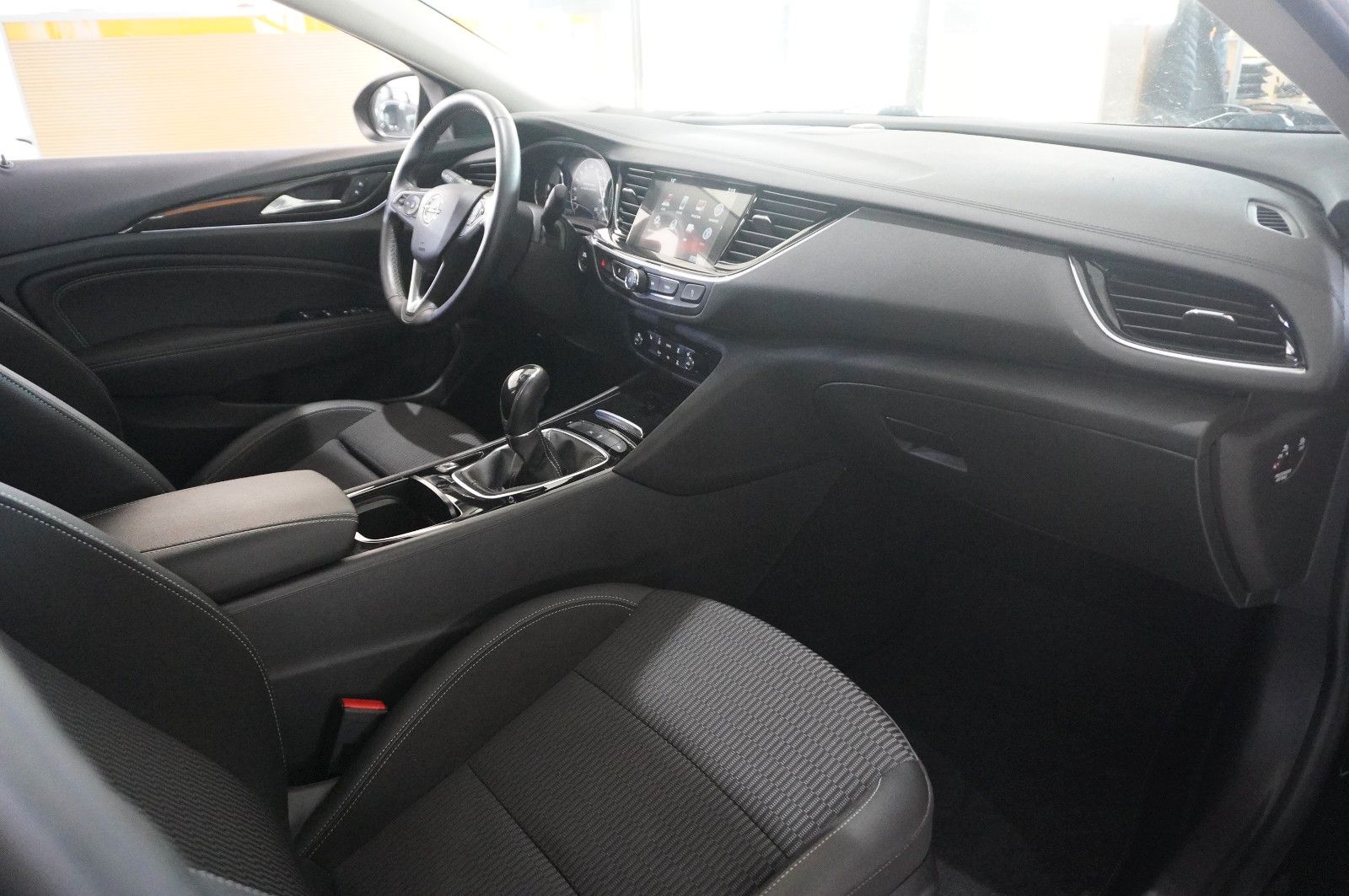 Fahrzeugabbildung Opel Insignia B GS 2.0D DYNAM. NAVI/LED/KAMERA/SH/AHK