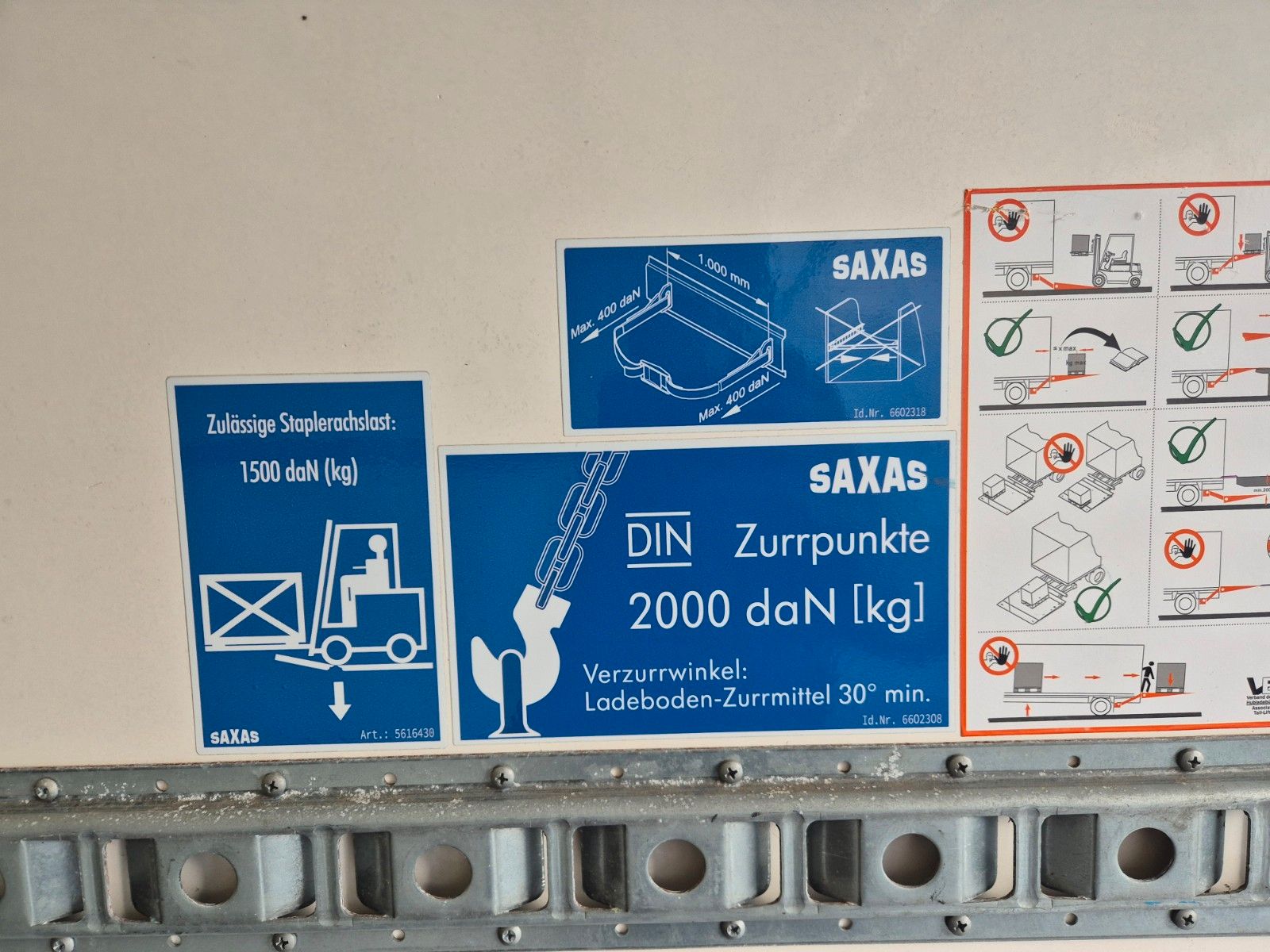 Fahrzeugabbildung Iveco Eurocargo 75-210 Koffer LBW