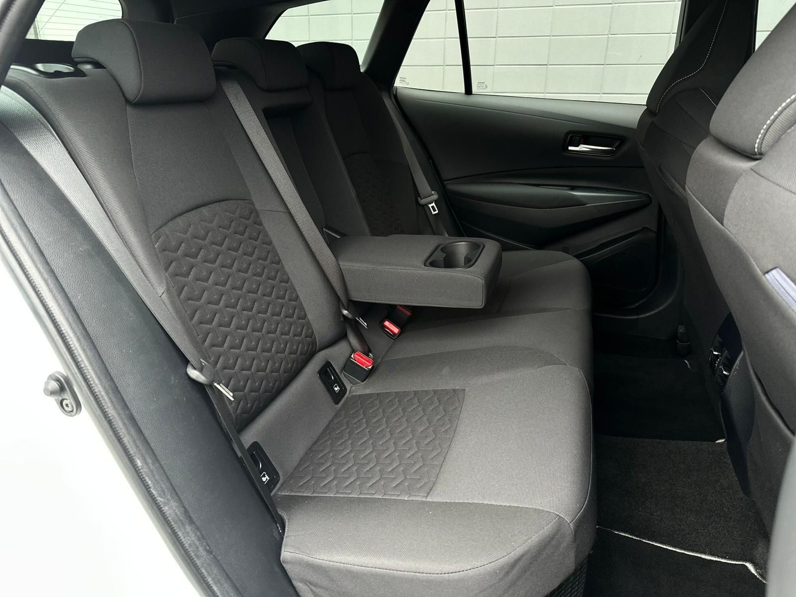 TOYOTA Corolla 1.8 HYBRID BUSINESS EDITION* LED#SHZ#LH - Image 16