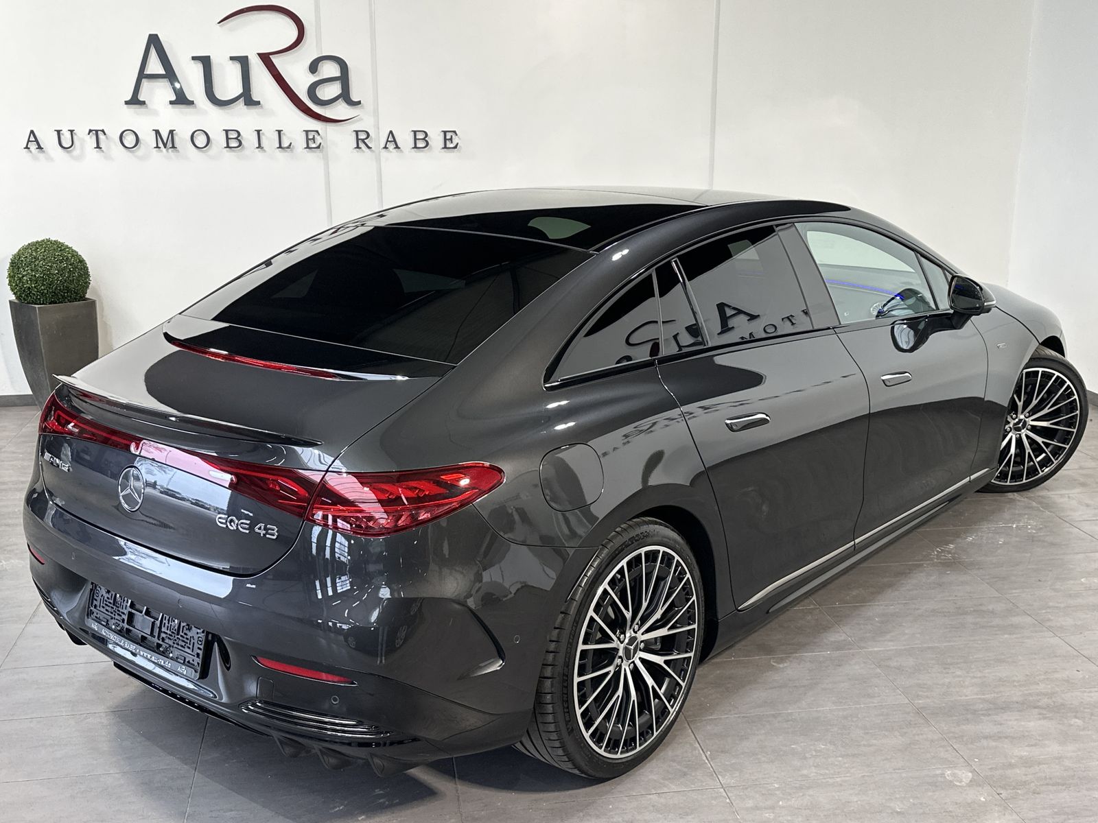 Fahrzeugabbildung Mercedes-Benz EQE 43 AMG 4Matic NAV+LED+PANORAMA+BURMESTER+HUD