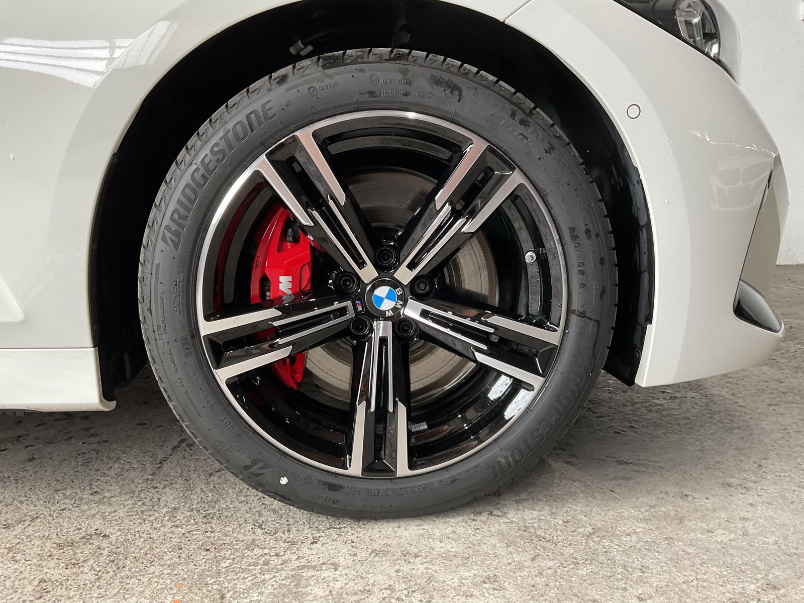 Fahrzeugabbildung BMW 330i xDrive | M Sportpaket pro | Panorama-Glasda