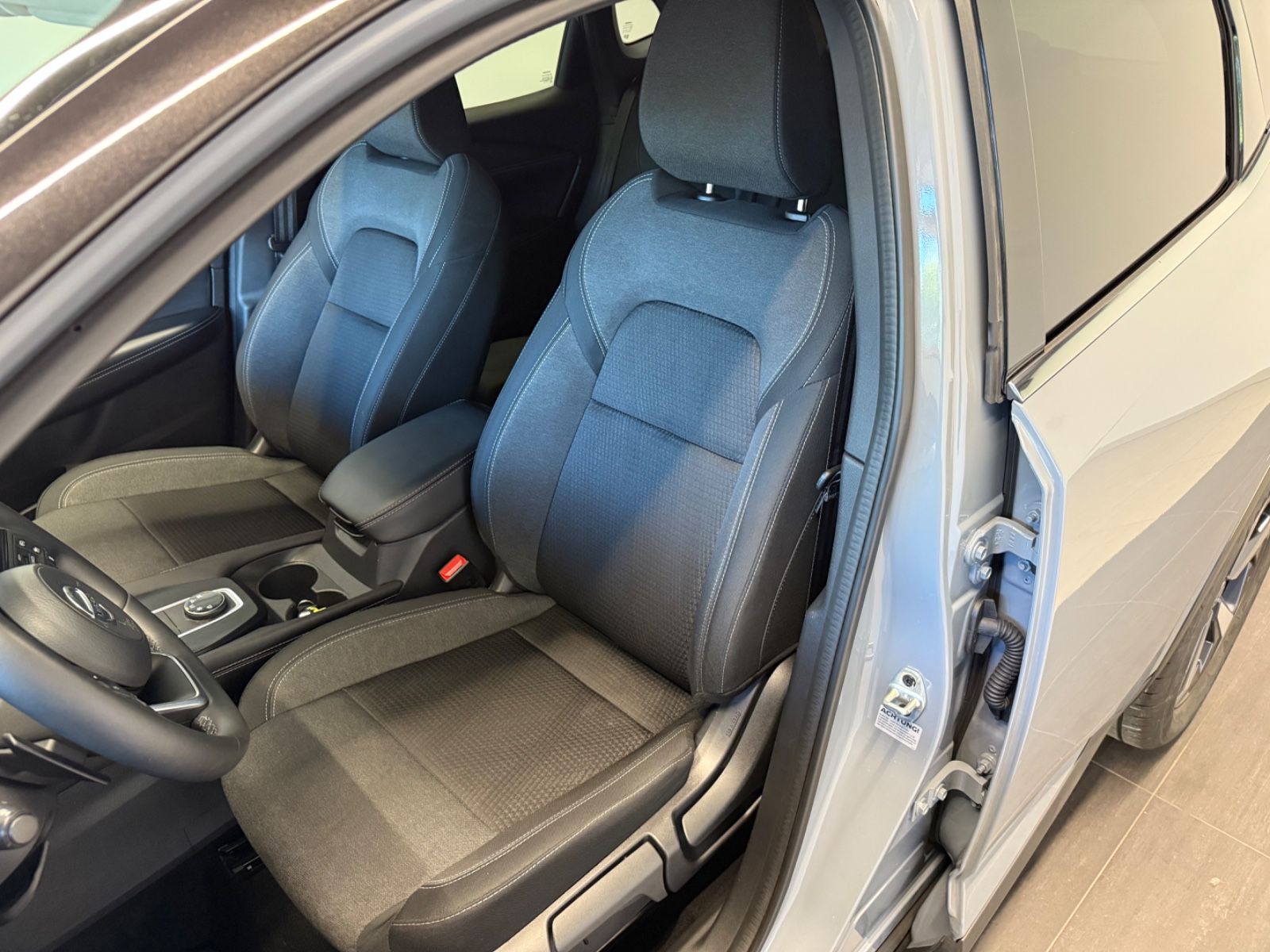 Fahrzeugabbildung Nissan Qashqai N-Con.AT Allrad,Winter-,Business-P.