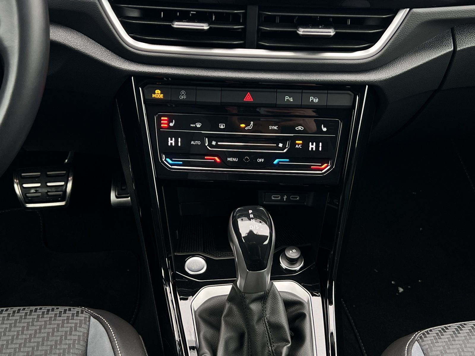 T-Roc Cabriolet R-Line 1.5 l TSI DSG AHK*Navi*Ka