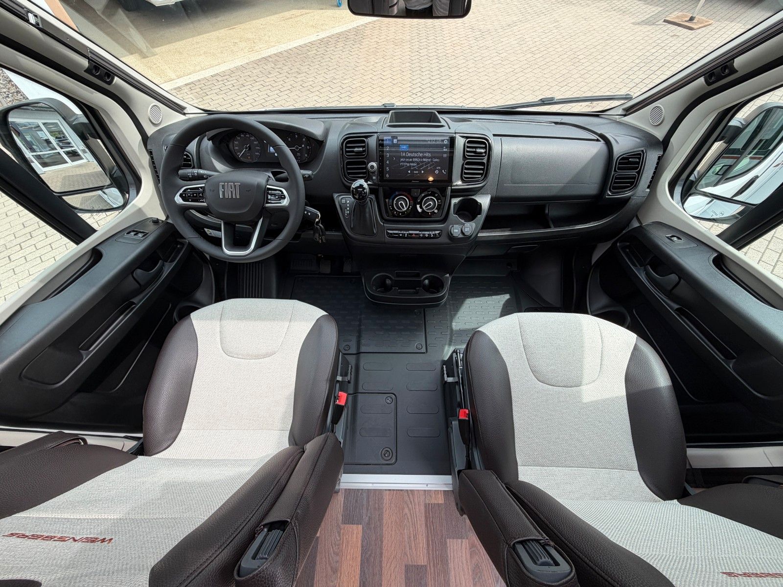 Fahrzeugabbildung Weinsberg CaraCompact Edition Pepper 600 MEG AT