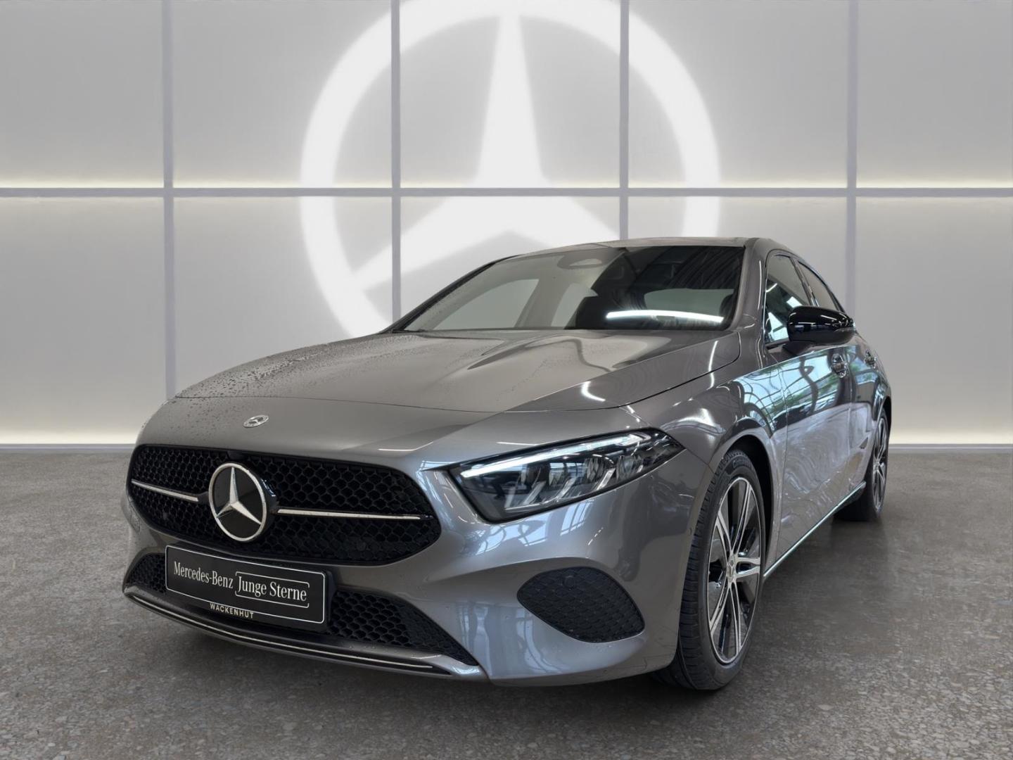 Mercedes-Benz A 200 PROGRESSIVE LINE ADVANCED NIGHT+AHK+KAMERA