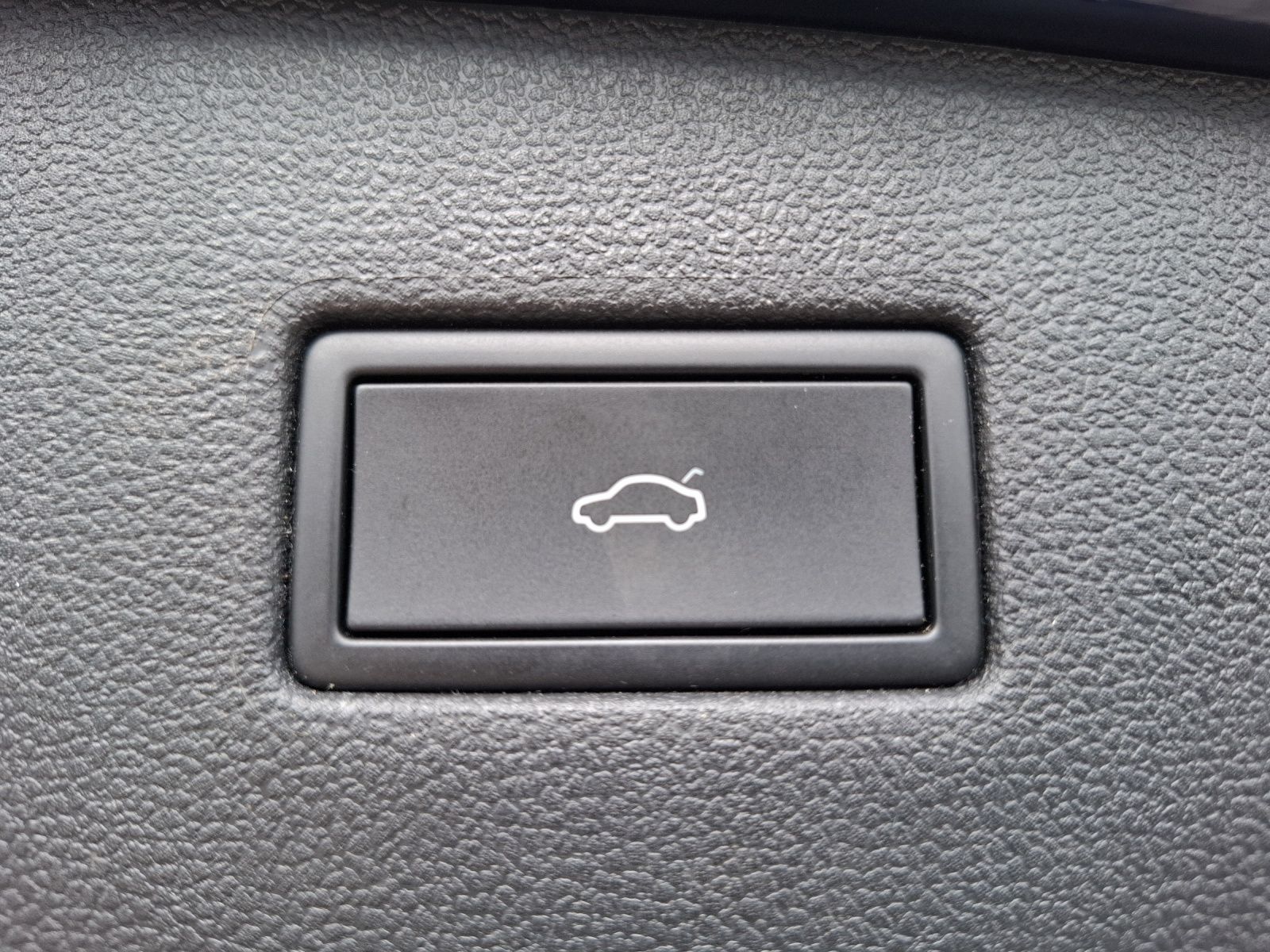 Fahrzeugabbildung Volkswagen Tiguan Allspace TSI Elegance DSG 4M Matrix Navi