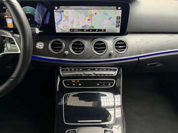Mercedes E 200 - 11