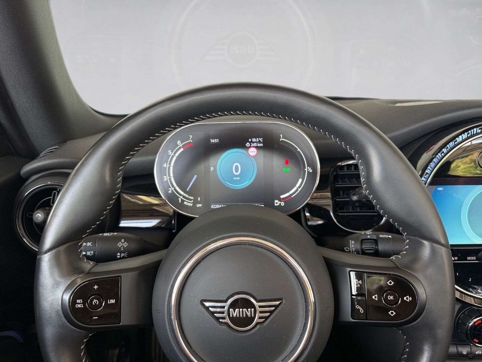 Fahrzeugabbildung MINI John Works Cooper Cabrio JCW Trim LED,PDC,WKR