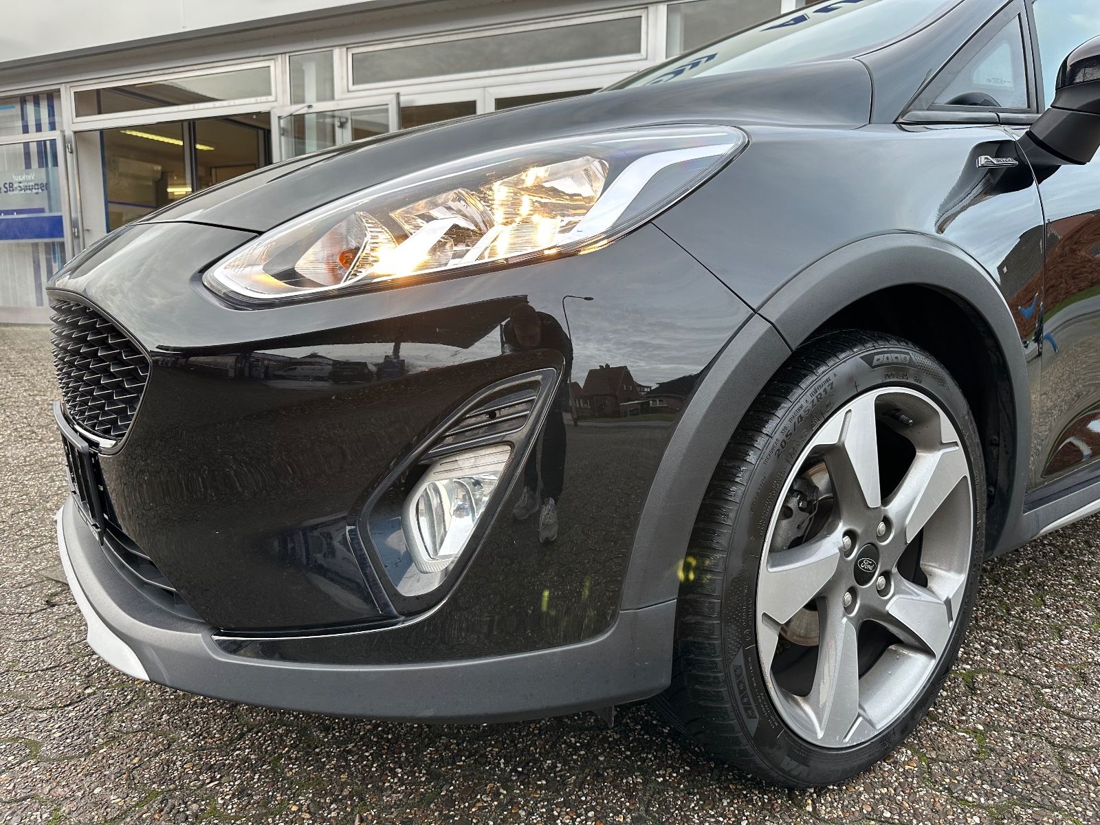 Fahrzeugabbildung Ford Fiesta 1.0 EB Active AppLink/SHZG/EPH/17"