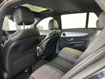 Mercedes E 200 - 11