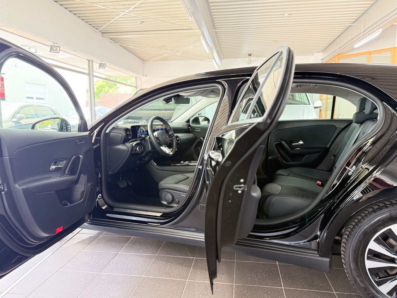 Mercedes-Benz A 180 d Lim. High LED Navi Direktlenkung Agility foto 7