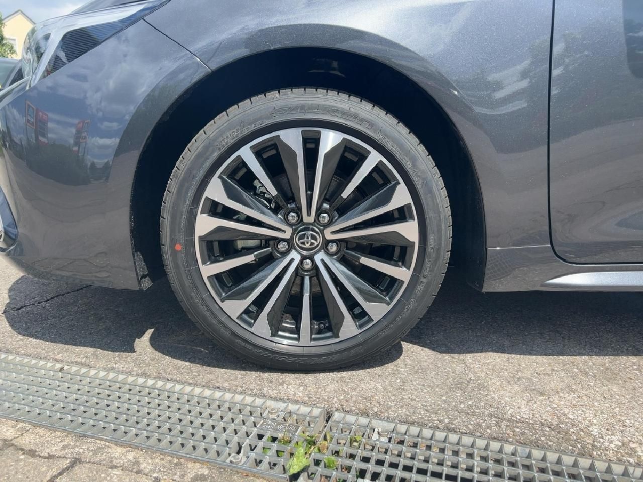 Fahrzeugabbildung Toyota Corolla TS Hybrid Teamplayer + Technik Paket