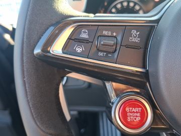 Alfa Romeo Giulia Quadrifoglio 2.9 V6 Bi-Turbo Kam.+KeyLess