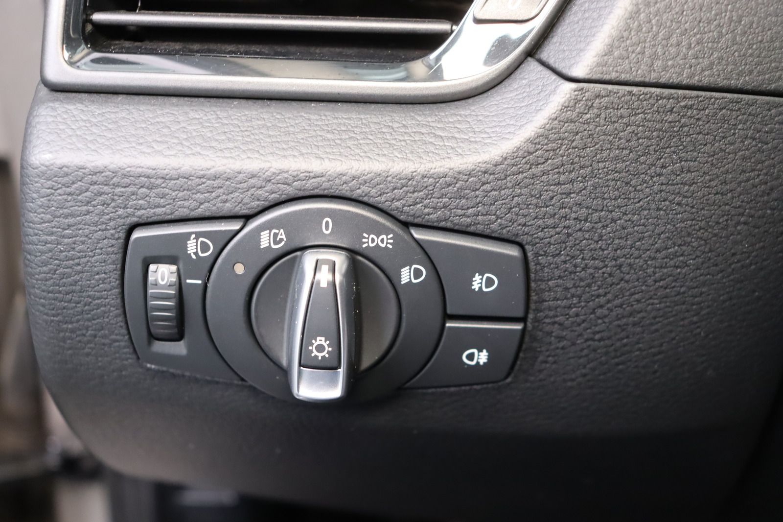 Fahrzeugabbildung BMW X1 Xdrive 18d X-Line * 1.Hand