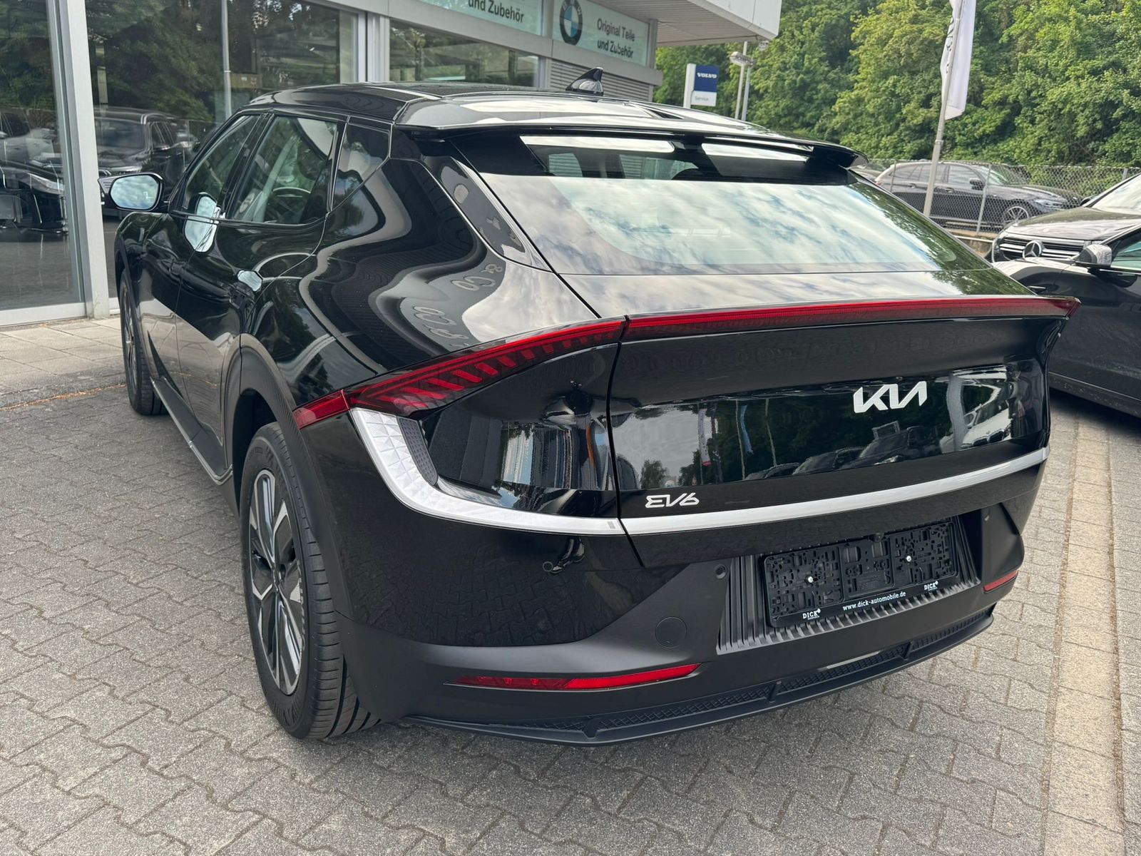 Fahrzeugabbildung Kia EV6 4WD NAVI+LED+SHZ+KAMERA+WP+DAB+ACC+19"